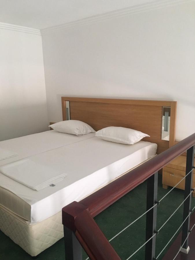 Private Apartments In Emerald Ravda Luaran gambar