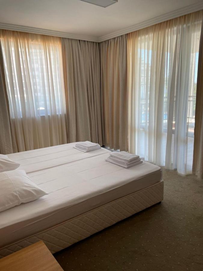Private Apartments In Emerald Ravda Luaran gambar
