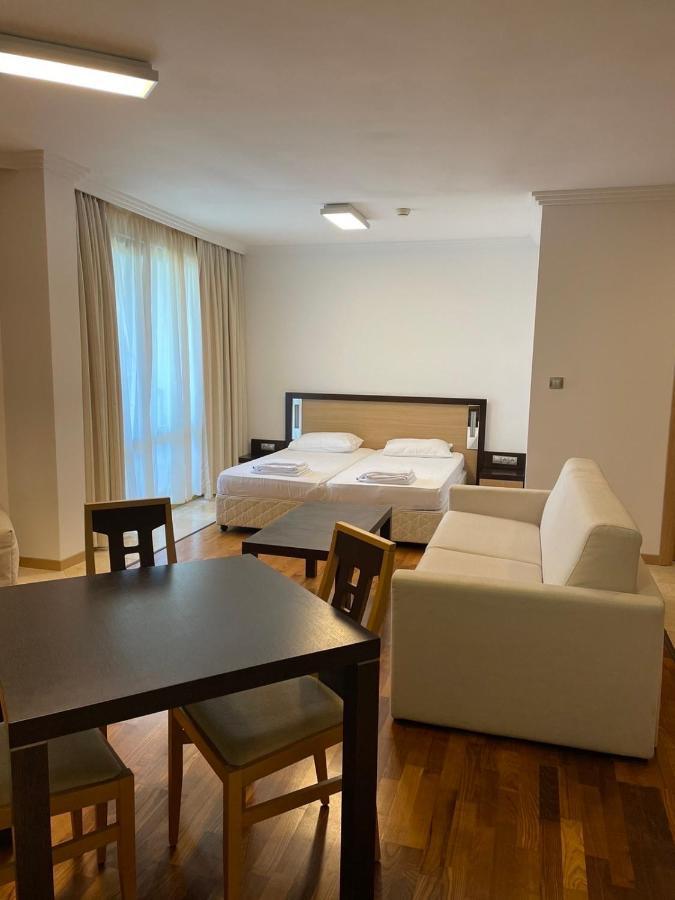 Private Apartments In Emerald Ravda Luaran gambar