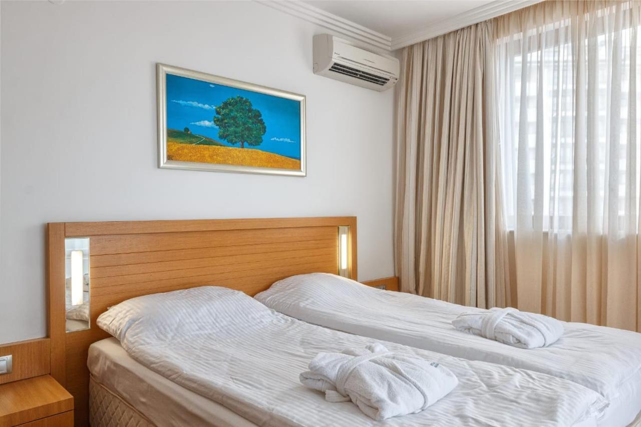Private Apartments In Emerald Ravda Luaran gambar